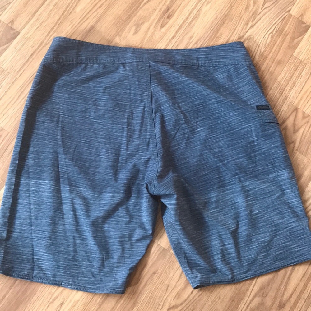 Volcom Swim Shorts Moo Tech Size 38 - image 4